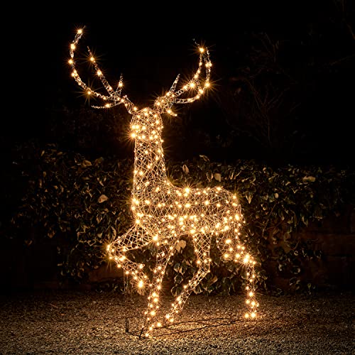 Lights4fun 3-in-1 Studley LED Rattan Rentier Hirsch Figur 2m Timer Weihnachtsbeleuchtung Außen und Innen