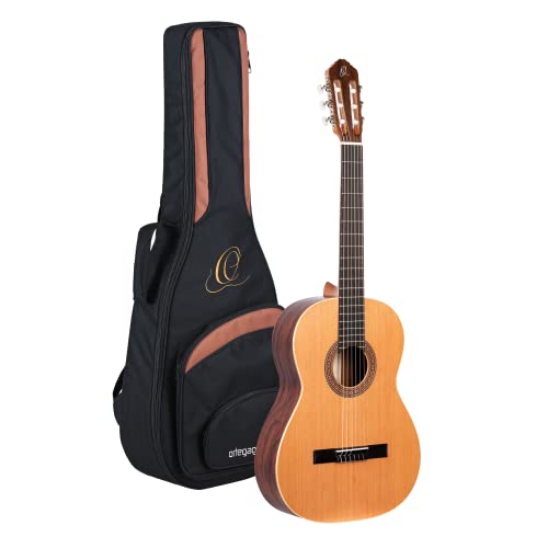 Ortega R180 Konzertgitarre Custom Made in 4/4 Größe handgefertig in Spanien massive Decke natur im seidenmatten Finish mit hochwertigem Gigbag