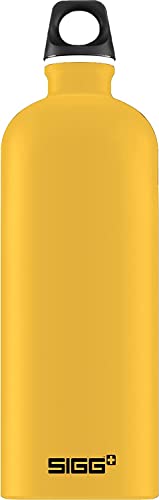 SIGG Mustard Touch Trinkflasche (1 L), schadstofffreie und besonders auslaufsichere Trinkflasche, federleichte Trinkflasche aus Aluminium, Gelb