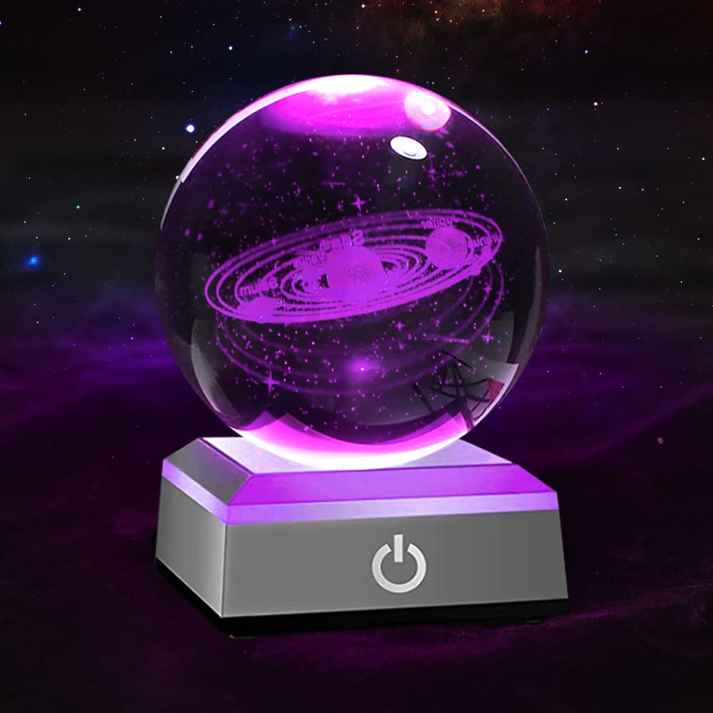 Soekodu Kristallkugel 3D Sonnensystem 8cm/3.15inch Planeten Modell Globus LED Leuchtsockel Home Dekoration Ornament Astronomie Weihnachten Pädagogische Geschenke (Sonnensystem Silberbasis,8cm)