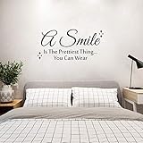YUTAO 60 * 27CM EIN Lächeln ist die hübscheste Sache, die Sie Wohnkultur PVC-Wand-Abziehbild-Aufkleber tragen können
