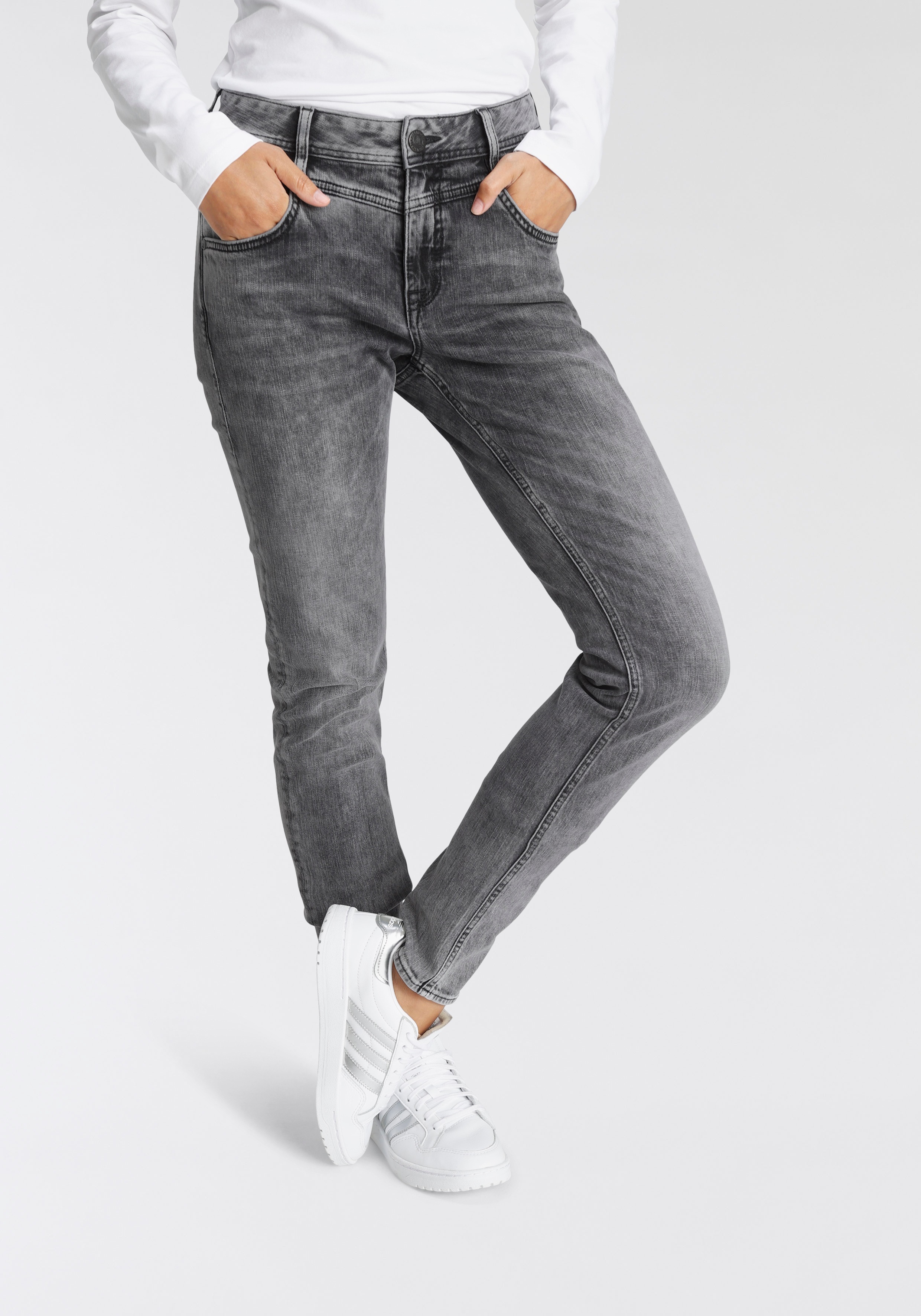 Herrlicher Slim-fit-Jeans PEPPY SLIM, Seitliche Keileinsätze mit streckender Wirkung