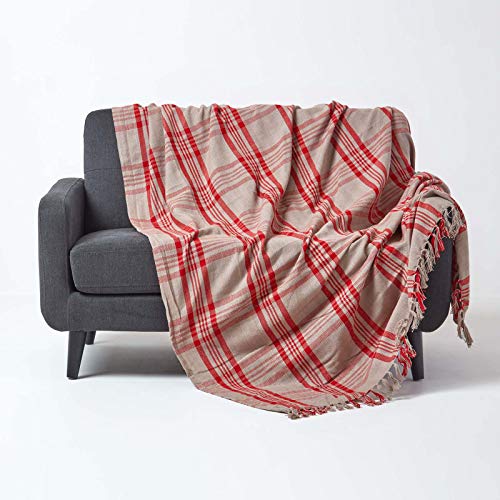 Homescapes große Tagesdecke mit Tartan-Muster, Sofa-Überwurf 225 x 255 cm mit Fransen, weiche Wohndecke aus 100% Baumwolle, Schottenmuster, grau-rot kariert