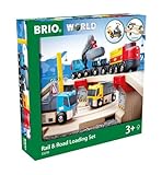 BRIO World 33210 Straßen & Schienen Steinverlade Set - Inklusive Frachtlok mit Kranwagen, Zwei LKWs und Straßenplatten - Geeignet für Kinder ab 3 Jahren