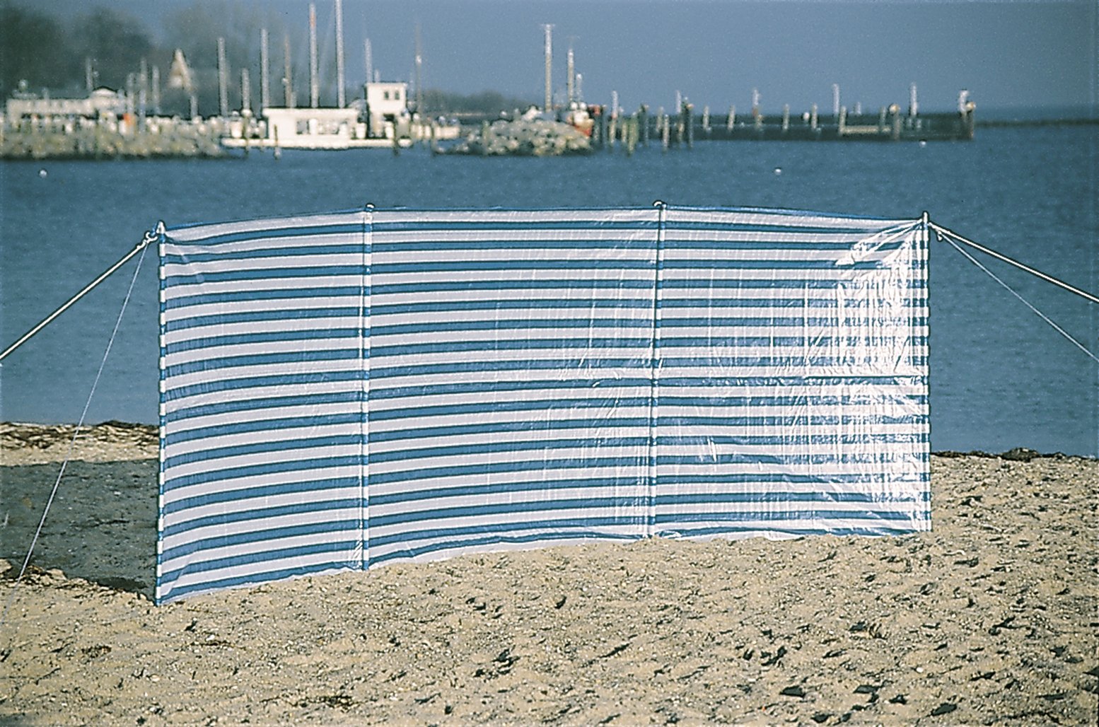 EXPLORER Windschutz PE 400x135cm mit Abspannleinen und Erdnägeln Stahl Strand Garten Sichtschutz Strandmuschel Outdoor