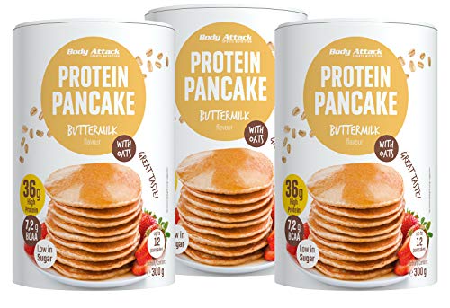 Body Attack Protein Pancake Mix, Eiweißpulver für Pfannkuchen mit 35% Protein, schnell und leicht abnehmen mit der Low Sugar Backmischung (Buttermilch mit Haferflocken, 3 x 300g)