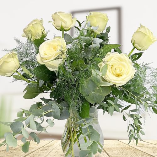 XL Blumenstrauß weiße Rosen - Aufgebunden mit Schleierkaut und Schnittgrün