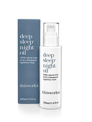 This Works Deep Sleep Night Oil, ein nicht fettendes Körperöl, angereichert mit der charakteristischen Supermischung aus 6 ätherischen Ölen, einschließlich Lavendel, Kamille und Vetivert, 120 ml