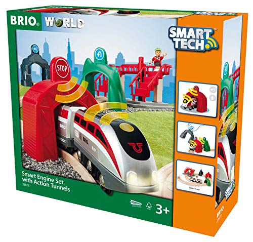 BRIO World 33873 Großes Smart Tech Reisezug Set Elektrischer Zug mit Schienen, Tunnel & Fußgängerbrücke Interaktives Spielzeug empfohlen ab 3 Jahren