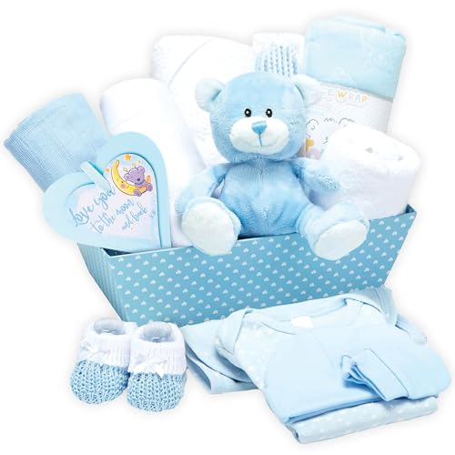 Neuer Babyparty Geschenkkorb - mit Fleece, Kapuzenhandtuch, Babykleidung, 2 Mulltüchern und süßem braunem Teddybär - Taufgeschenke für Junge