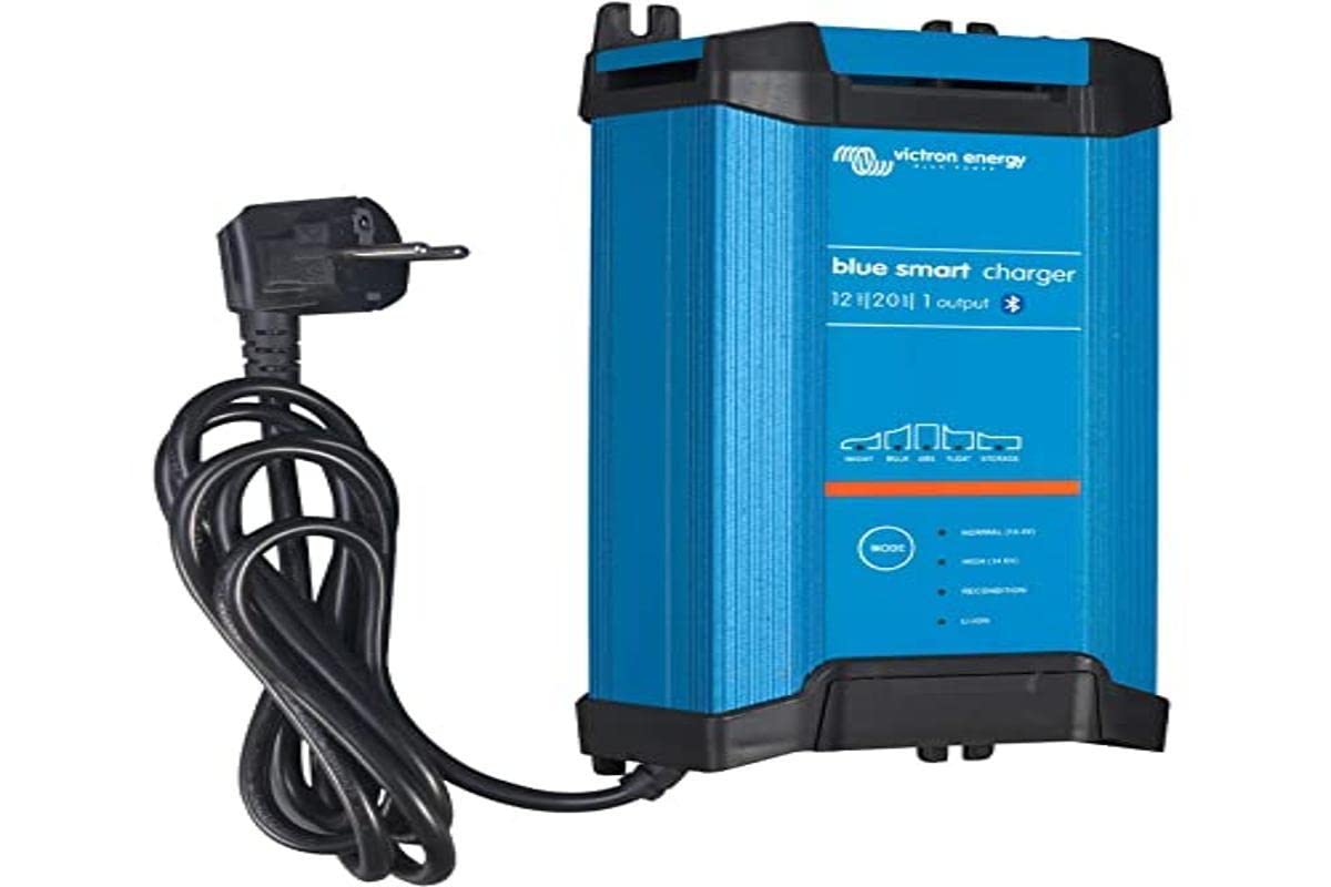 Victron Energy Blue Smart IP22 Batterieladegerät 12/20(3) 230V 20A für 3 Akkubänke - BPC122044002
