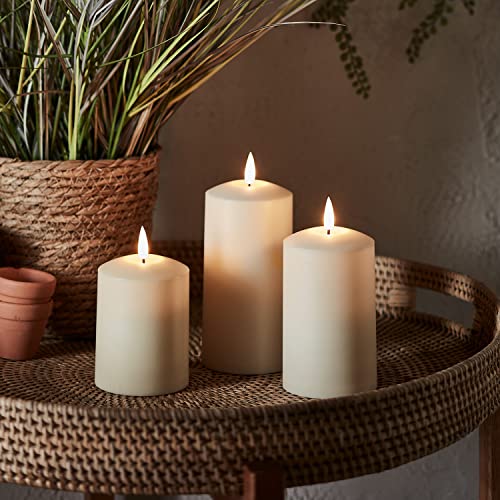 Lights4fun 3er Set TruGlow® Kerzen für Außen mit warmweißer LED Flamme und Timer