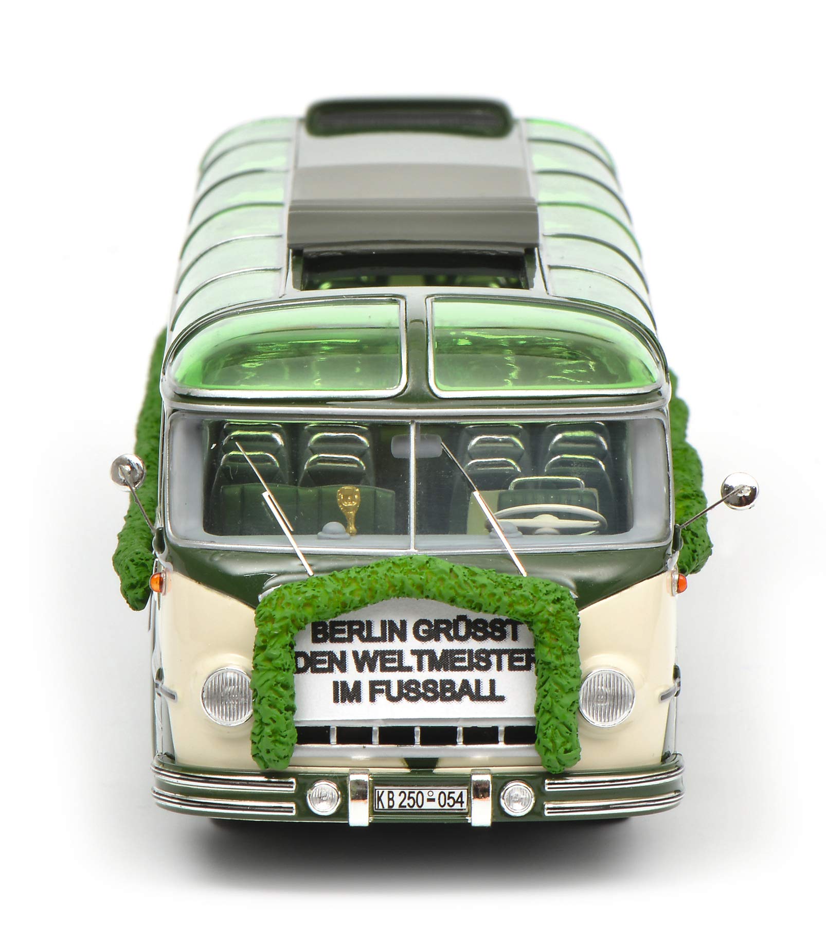 Schuco 450904100 Magirus Deutz O 6500 Bus, WM 1954, Modellauto, 1:43, Resin, grün-beige