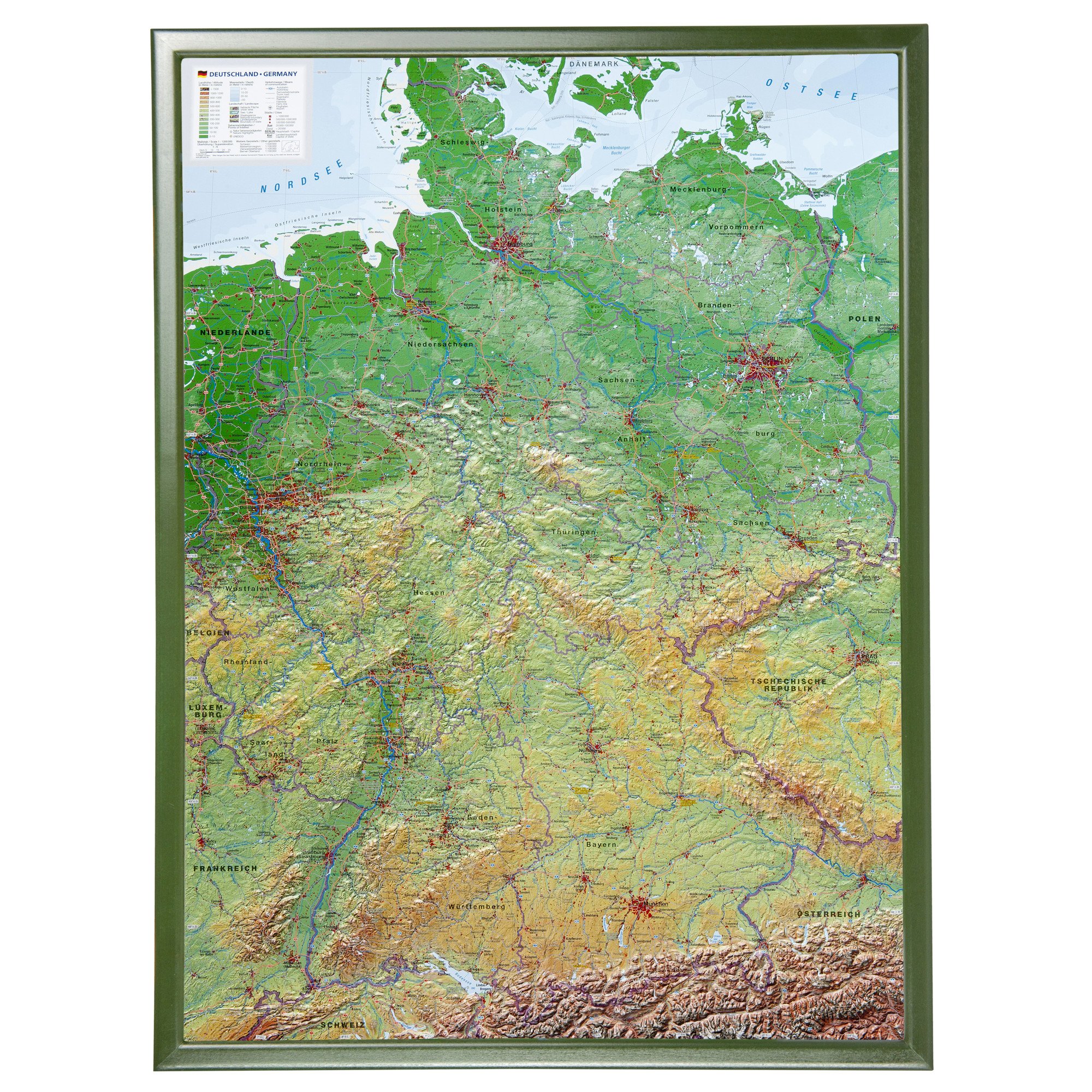 Deutschland mit Rahmen 1:1.2MIO: Reliefkarte von Deutschland mit grünfarbenen Holzrahmen