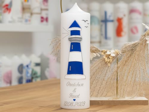 meinkerzenshop Hochzeitskerze Blauer Leuchtturm personalisiert mit Namen und Datum, individuell und mit Echtwachs handverziert