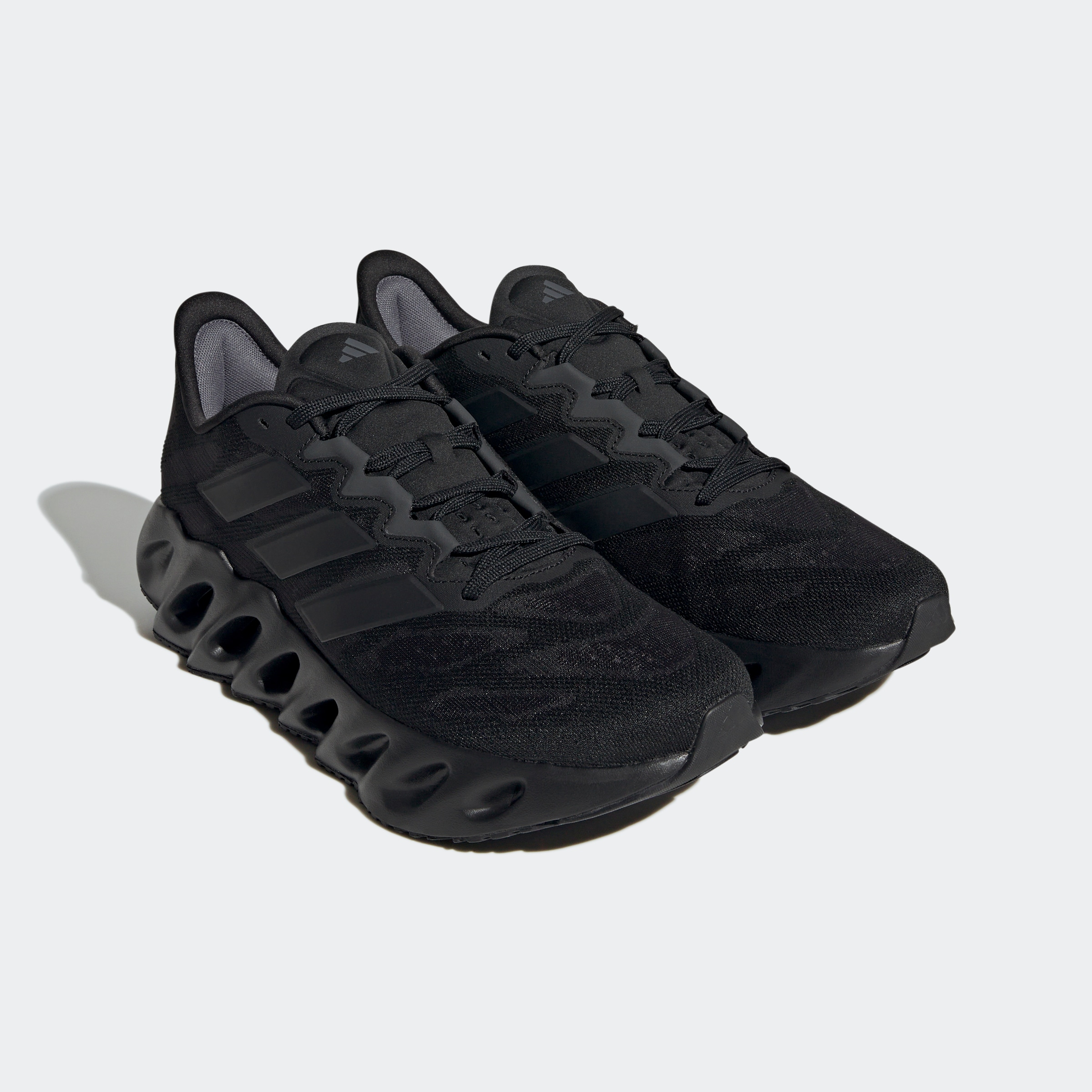 adidas Herren Switch FWD M Shoes-Low (Non Football), Core Black/Core Black/Carbon, 41 1/3 EU
