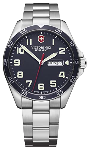 Victorinox Field Watch Herren Uhr analog Quarzwerk mit Edelstahl Armband V241851
