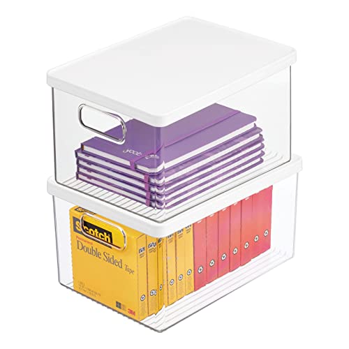 mDesign 2er-Set Schreibtischablage für Stifte, Notizzettel usw. – Aufbewahrungsbox mit Griffen und Deckel aus robustem Kunststoff – Ordnungshelfer für Büromaterialien – durchsichtig/weiß