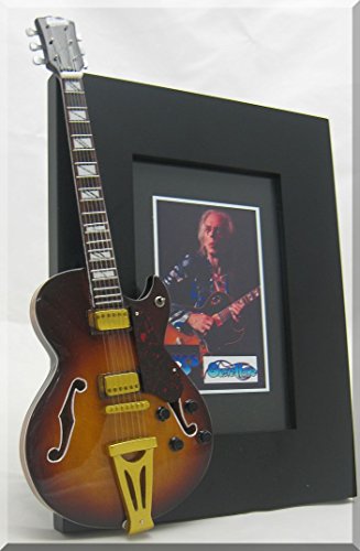 Steve Howe Miniatur-Gitarre Bilderrahmen Ja 2