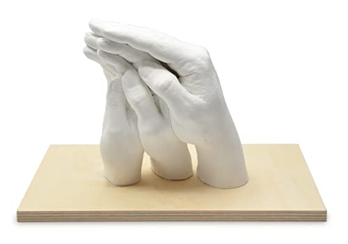 Lucky Hands® Family Abformset Trio+ | 3D Familien Handabdruck DIY Set für 3-4 Erwachsenenhände| Gipsabdruck Familie | Auch für Kinder und Jugendliche (Holzsockel 20 x 30 cm)