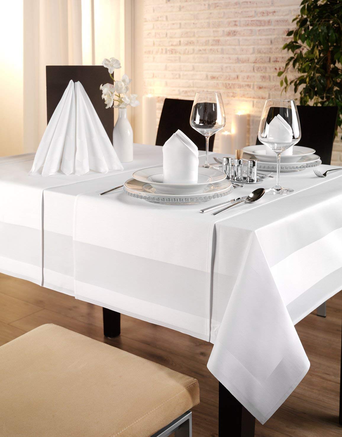 Gastro Uzal Tischtücher, Mitteldecke weiß 10 Stück, Tischset Damast, Gastronomie Tischdecken, Stoff Tischset, weiß mit Atlaskante (100x100 cm)…
