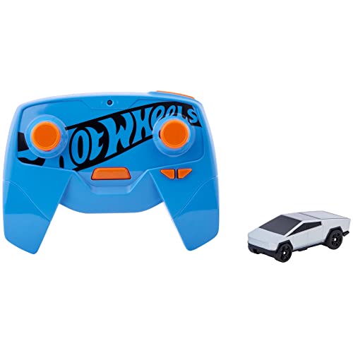 Hot Wheels GXG30 - Aufladbare ferngesteuerte R/C Rennwagen im Maßstab 1:64, mit Fahrzeug, Fernbedienung und Adapter, Spielzeug für Kinder ab 5 Jahren