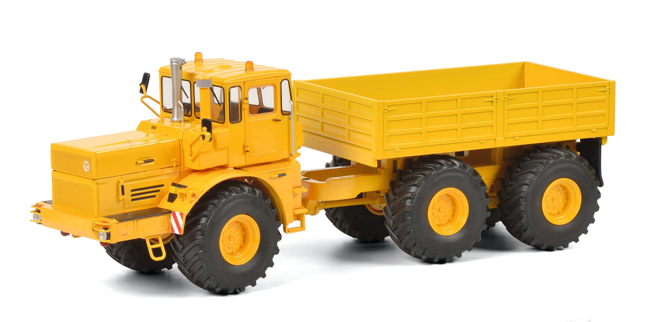 Schuco 450770800 Other License Kirovets K-700 T, Traktor mit Anhänger, Modellauto, 1:32, gelb