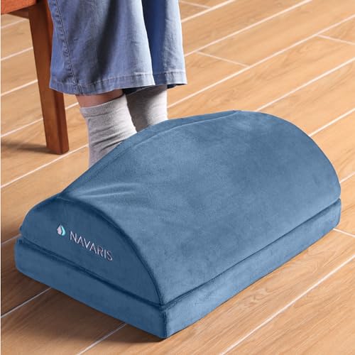 Navaris Fußstütze fürs Büro - Höhenverstellbare Fußablage für den Schreibtisch - Wärmende und entspannende Fussstütze - Schafwolle - Blau