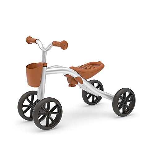 Chillafish Quadie Basket stabiles 4-Rad-Fahrzeug mit Korb und Verstellbarer Sitzhöhe, für Kinder 1-3 Jahre, Keksaufbewahrung im Sitz und geräuschlose, Nicht markierende Räder, Silber