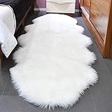SXYHKJ Faux Lammfell Schaffell Teppich Lammfellimitat Teppich Longhair Fell Optik Nachahmung Wolle Bettvorleger Sofa Matte (60 x 160 cm, Weiß)