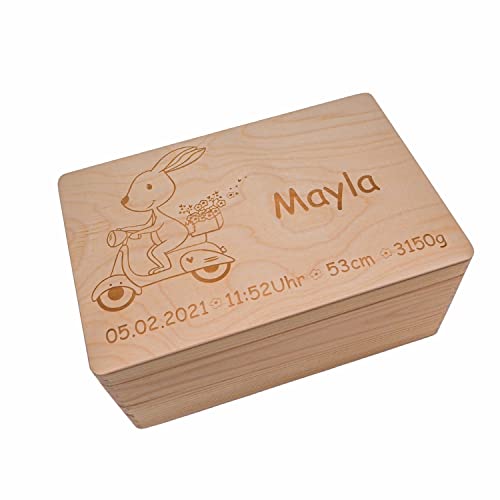 Personalisierte Erinnerungskiste Aufbewahrungsbox Erinnerungsbox für Babys & Kinder I Holzbox - Hase auf Roller I Personalisierte Geschenke zur Geburt I Box mit Name & Geburtsdaten 30x20x14cm