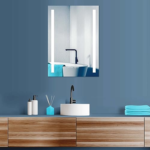 HOKO® LED Badspiegel 60x80 cm. Badezimmer Spiegel mit Uhr. Design Bad Spiegel mit Beleuchtung und mit Touch Schalter + LED Lichtwechsel - Warmweiß - Kaltweiß - Neutral