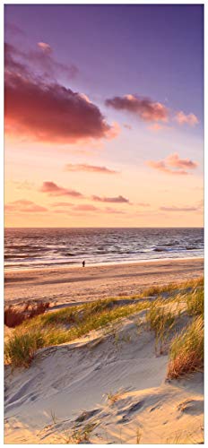 Wallario Selbstklebende Türtapete Abendspaziergang am Strand - Sonnenuntergang über dem Meer - 93 x 205 cm Abwischbar, rückstandsfrei zu entfernen