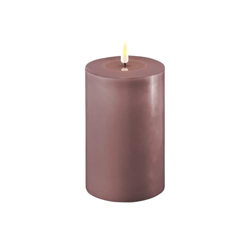 LED Kerze Deluxe Homeart, Indoor LED-Kerze mit realistischer Flamme auf einem Echtwachsspiegel, warmweißes Licht - Light Purple 10 x 15 cm