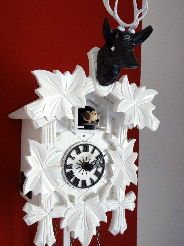 Engstler Design Kuckucksuhren Moderne Quarzuhr Hirschkopf weiß schwarz Kristallaugen CLOCKVILLA HETTICH Uhren