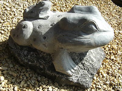 Hübscher Frosch mit Fröschlein aus Naturstein - Frog Steinfrosch Granitfrosch