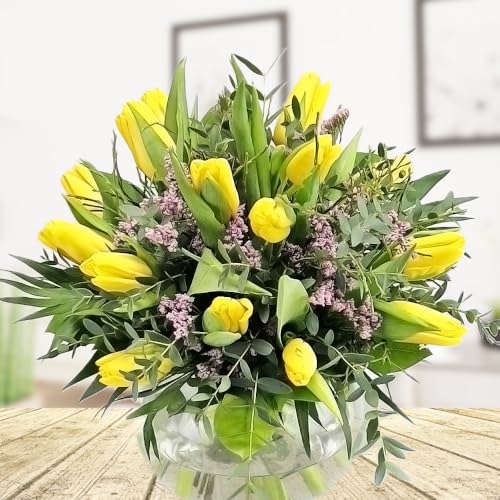 Blumenstrauß Frühlingszauber - Großer Blumenstrauß mit 20 gelben Tulpen - Inklusive Grußkarte # Blumen # Gelbe Tulpen # Blumenstrauß # Tulpenstrauß # Frühling