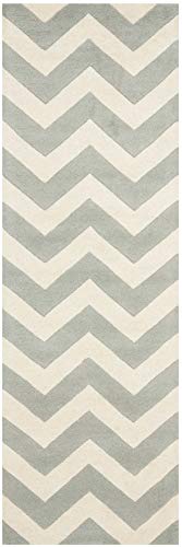 Safavieh Chevron-Streifen Teppich, CHT715, Handgetufteter Wolle Läufer, Grau/Elfenbein, 62 x 240 cm