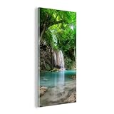 Glasbilder - 40x80 cm - Erawan Wasserfall im Dschungel Thailand Foto