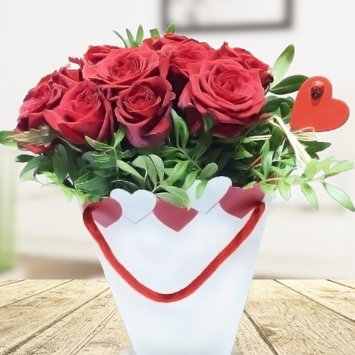 Rote Rosen Blumenstrauß - 10 rote Rosen in Herztasche