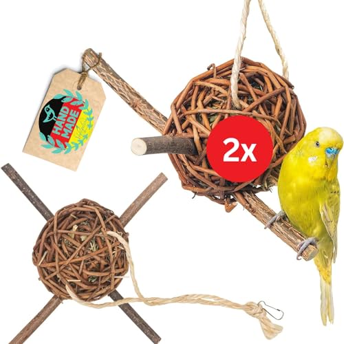 Vogelgaleria® 2er Set prall mit Heu gefüllte Weidenkugel 10cm zum knabbern und Klettern für Vögel | Bestes Wellensittich Spielzeug für den Käfig | Ideales Knabberspielzeug Vogelzubehör handgemacht