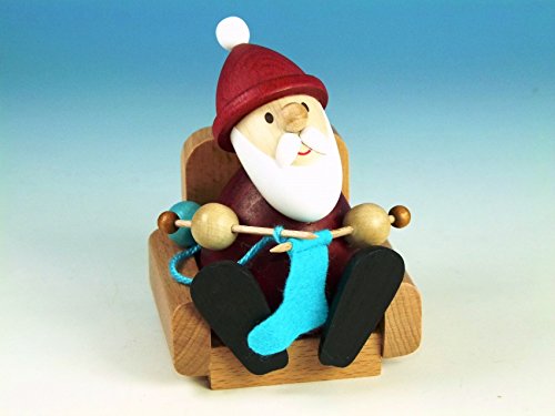 Kunsthandwerk Ullrich Weihnachtsfigur Weihnachtsmann modern, strickend im Sessel – Holzfigur - Höhe 9 cm - Handarbeit Erzgebirge – NEU