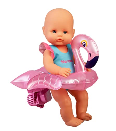Nenuco - Schwimmzeit! Schwimmende Babypuppe mit einem Flamingo-Schwimmer mit Motor lässt Sich in der Badewanne und Pool drehen, wasserfestes Spielzeug für die Badezeit, berühmt (700017100)