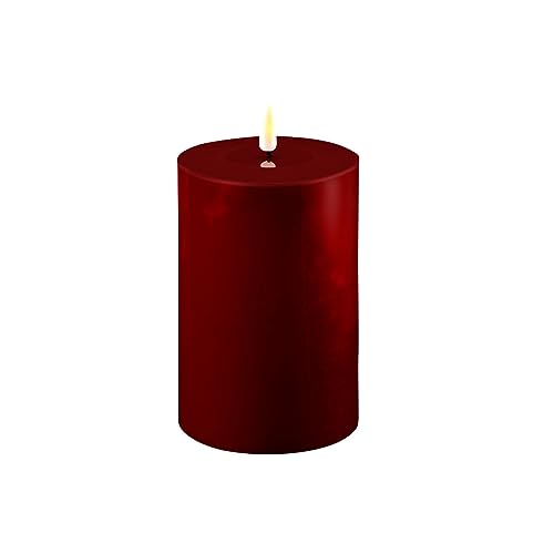 LED Kerze Deluxe Homeart, Indoor LED-Kerze mit realistischer Flamme auf einem Echtwachsspiegel, warmweißes Licht -Burgogne Rot 10 x 15 cm