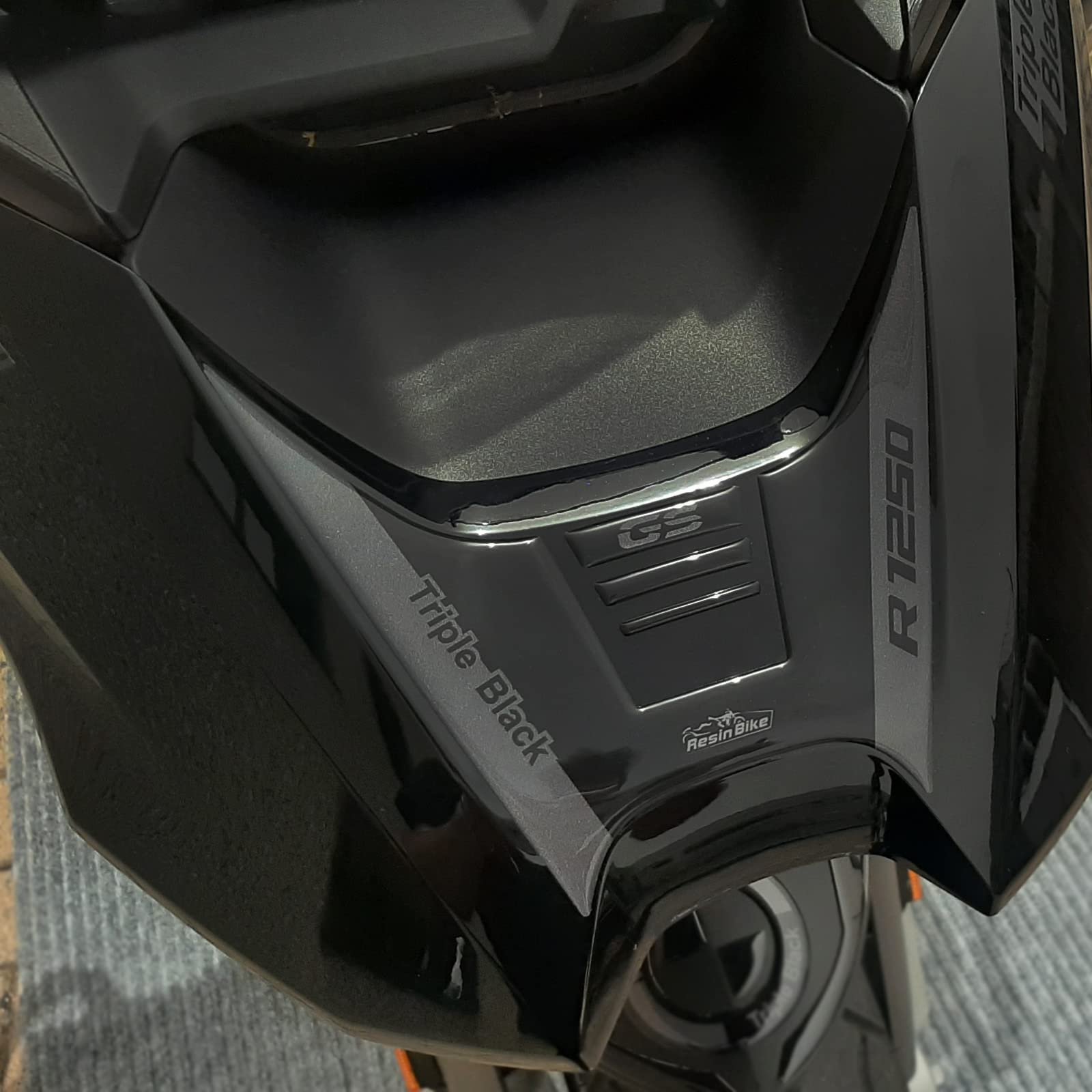 Resin Bike Aufkleber für Motorrad Kompatibel mit BMW R 1250 GS Triple Black 2021 2022. Bugschutz vor Stößen und Kratzern. 3D-Harzklebstoff – Stickers - Made in Italy