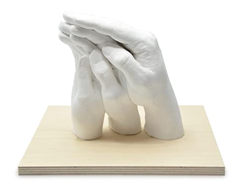Lucky Hands® Family Abformset Trio+ | 3D Familien Handabdruck DIY Set für 3-4 Erwachsenenhände| Gipsabdruck Familie | Auch für Kinder und Jugendliche (Holzsockel 25 x 25 cm)