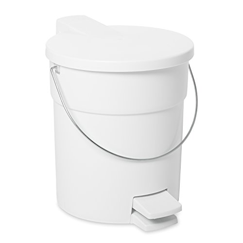 Rubbermaid Commercial Products Commercial 4-1/2 gal HDPE Step On Trash Can with Rigid Liner - White