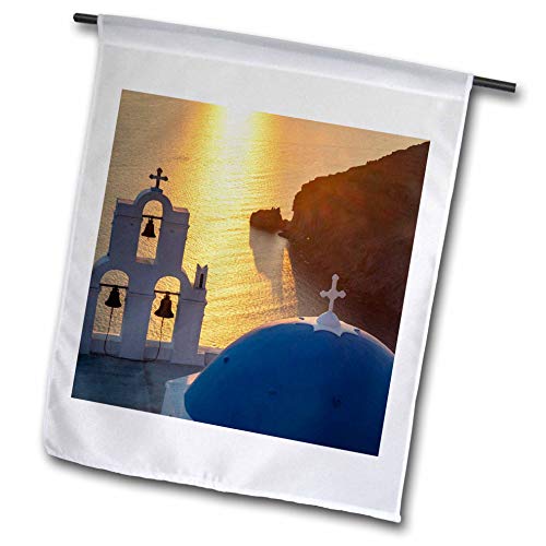3dRose - Blaue Kuppelkirche und Kirchturm in Fira, Santorin, Griechenland - Flagge - (fl-343818-1)