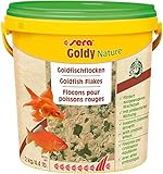 sera Goldy Nature 10l (2 kg) - Goldfischfutter für gesundes Wachstum & prächtige Farben, Fischfutter für den Teich, Flockenfutter mit hoher Futterverwertbarkeit und somit weniger Algen
