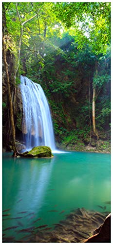 Wallario Selbstklebende Türtapete Wasserfall im Wald am See Idylle in Thailand - 93 x 205 cm in Premium-Qualität: Abwischbar, brillante Farben, rückstandsfrei zu entfernen